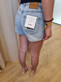 Toxik3 jeansshortje met madeliefjes H2776