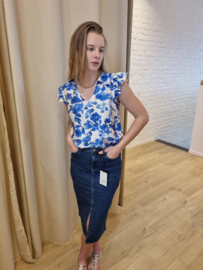 bloesje met helderblauwe print