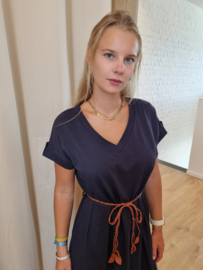 relaxed fit jurk met bindlintje en split marineblauw