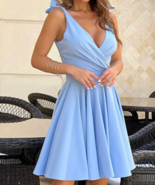 jurk met strikjes lichtblauw