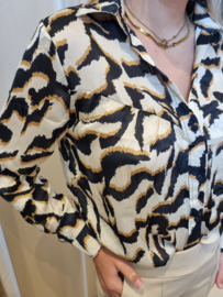 blouse met fijne afwerking en camel print