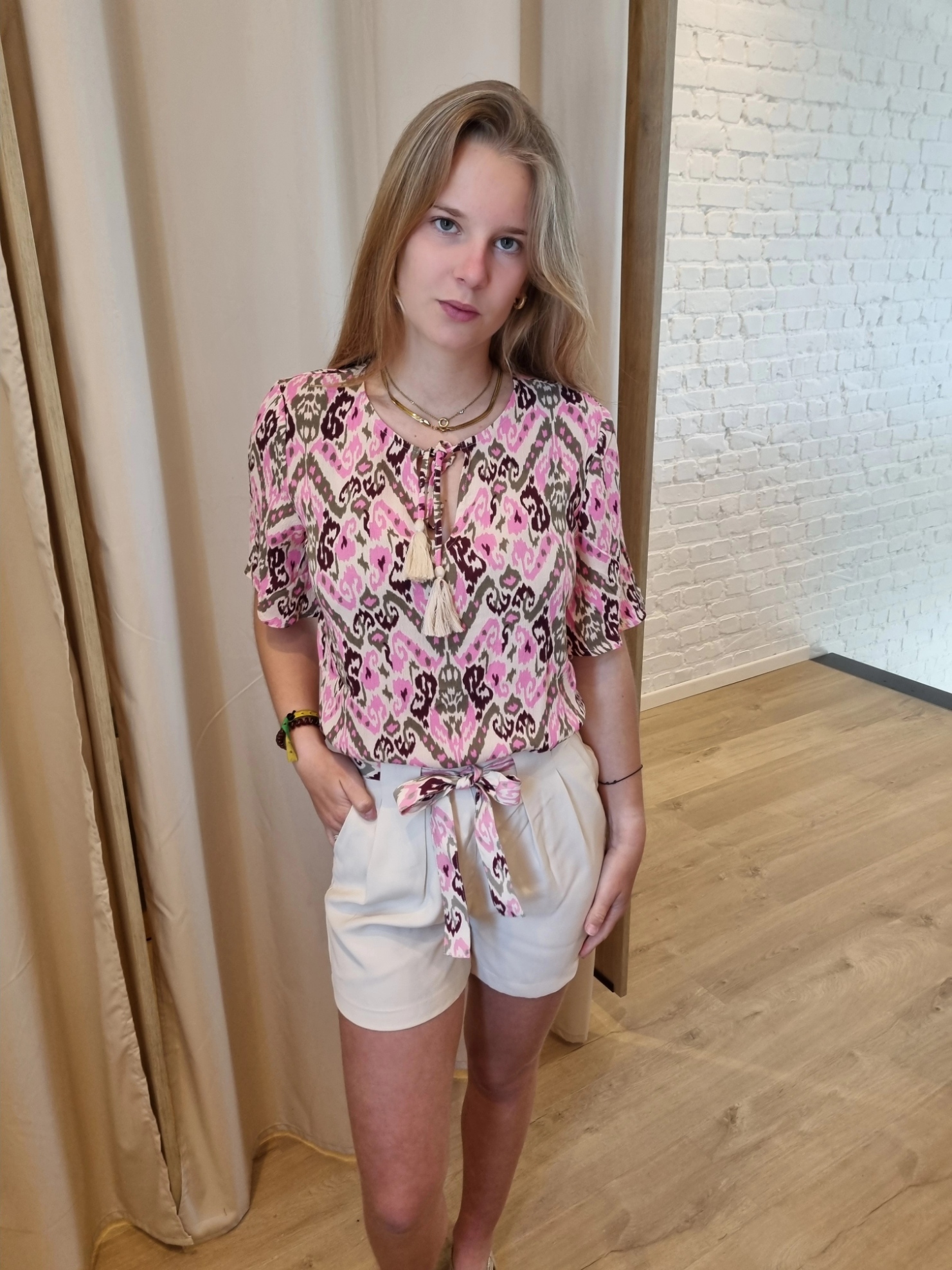 JDYTOMIKA BELT SHORTS WVN PNT crème