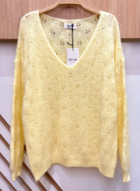 uni trui oversize model kid mohair lichtgeel