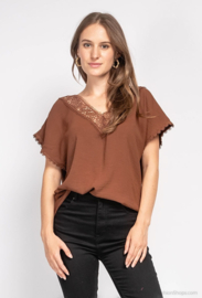 blousetop met kant bruin