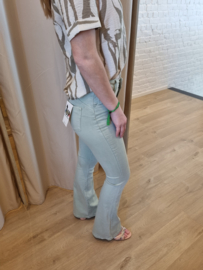 Hoge taille bootcut lichtgroen super stretch H6954