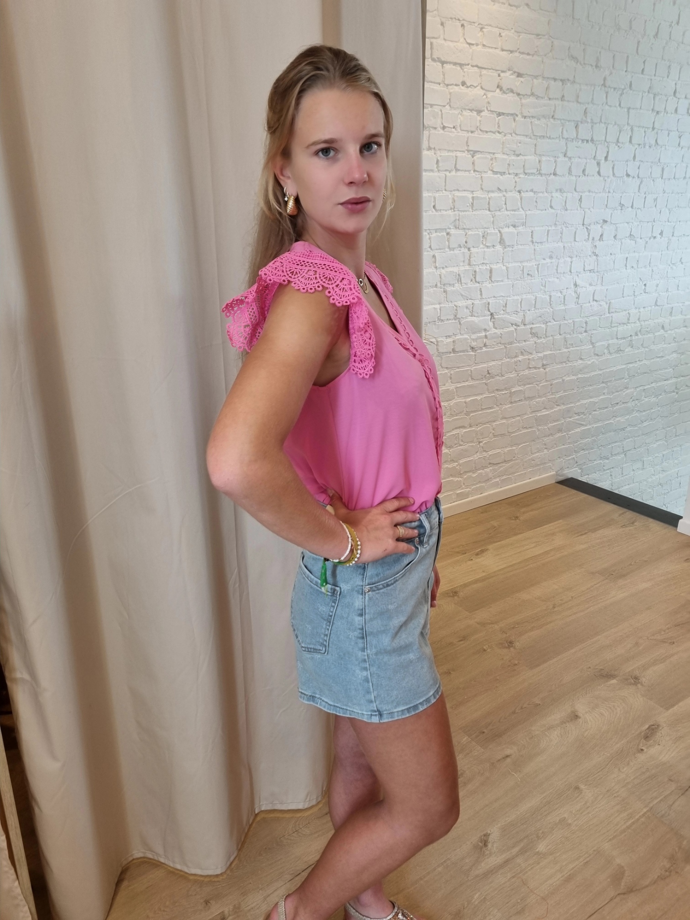 bloesje met sierlijke details licht fuchsia