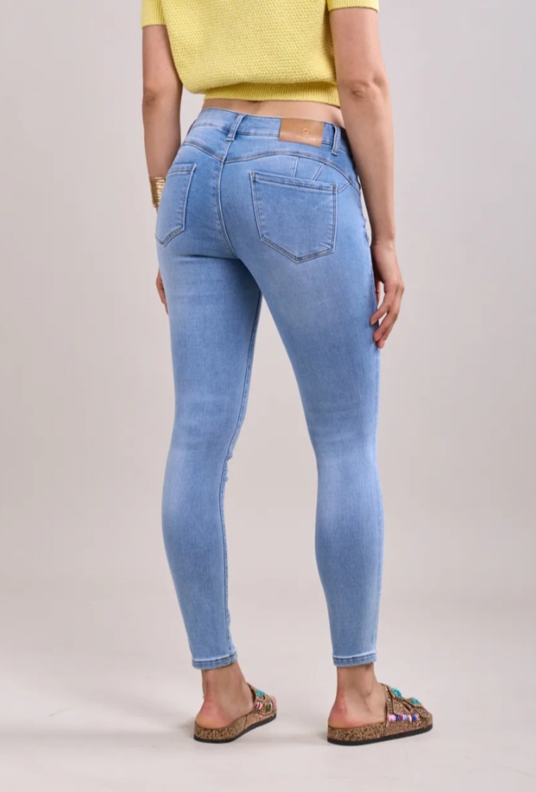 Toxik medium hoge taille smooth bright blue jeans super push up L21164-17