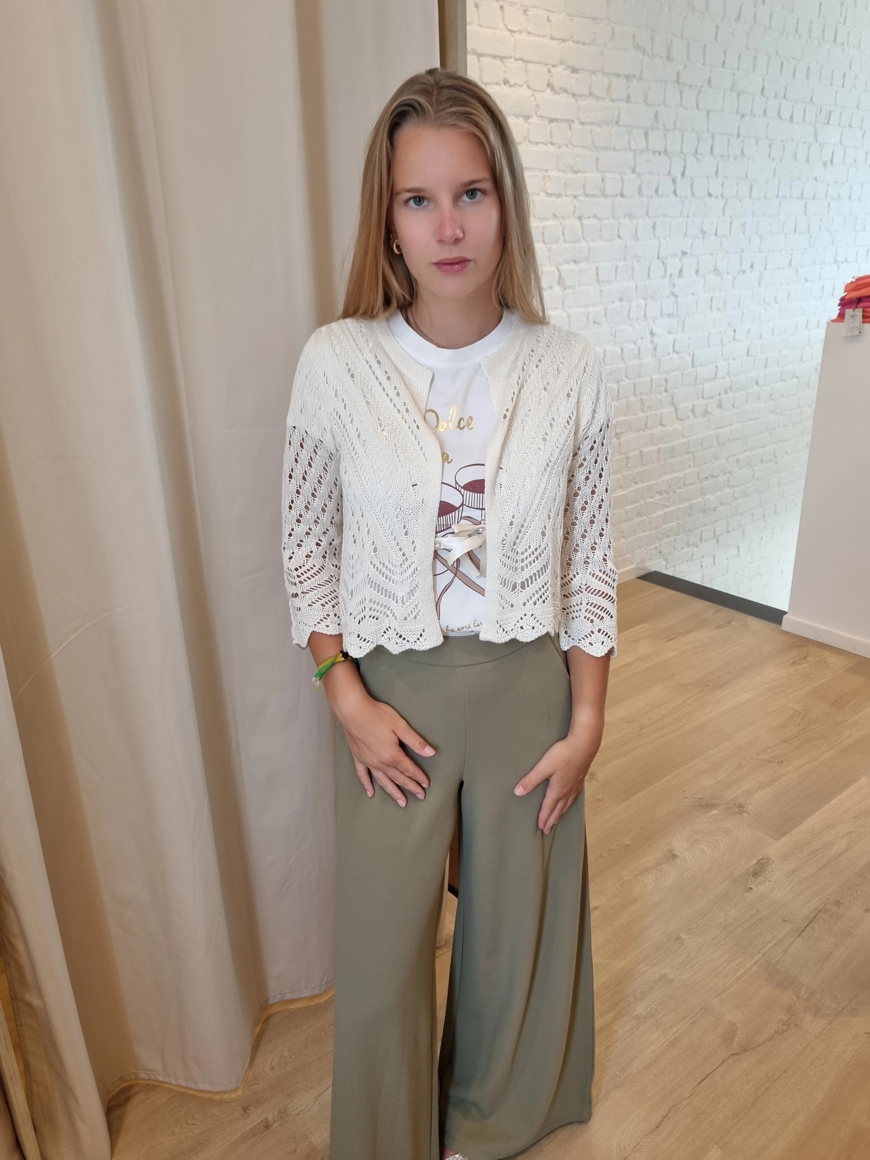 T-shirt dolce vita strikjes beige