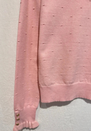 trui met klein frulletje aan de hals en gouden knoopjes oudroze