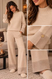 Beige huispak met subtiele glitterdetails 🤎