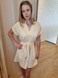 jurk met bindlintje lichtgeel KILKY