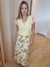 blouse met kanten achterkant en strikje lichtgeel
