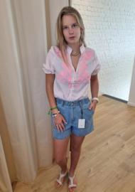 blouse roze broderiedetail knoopjes