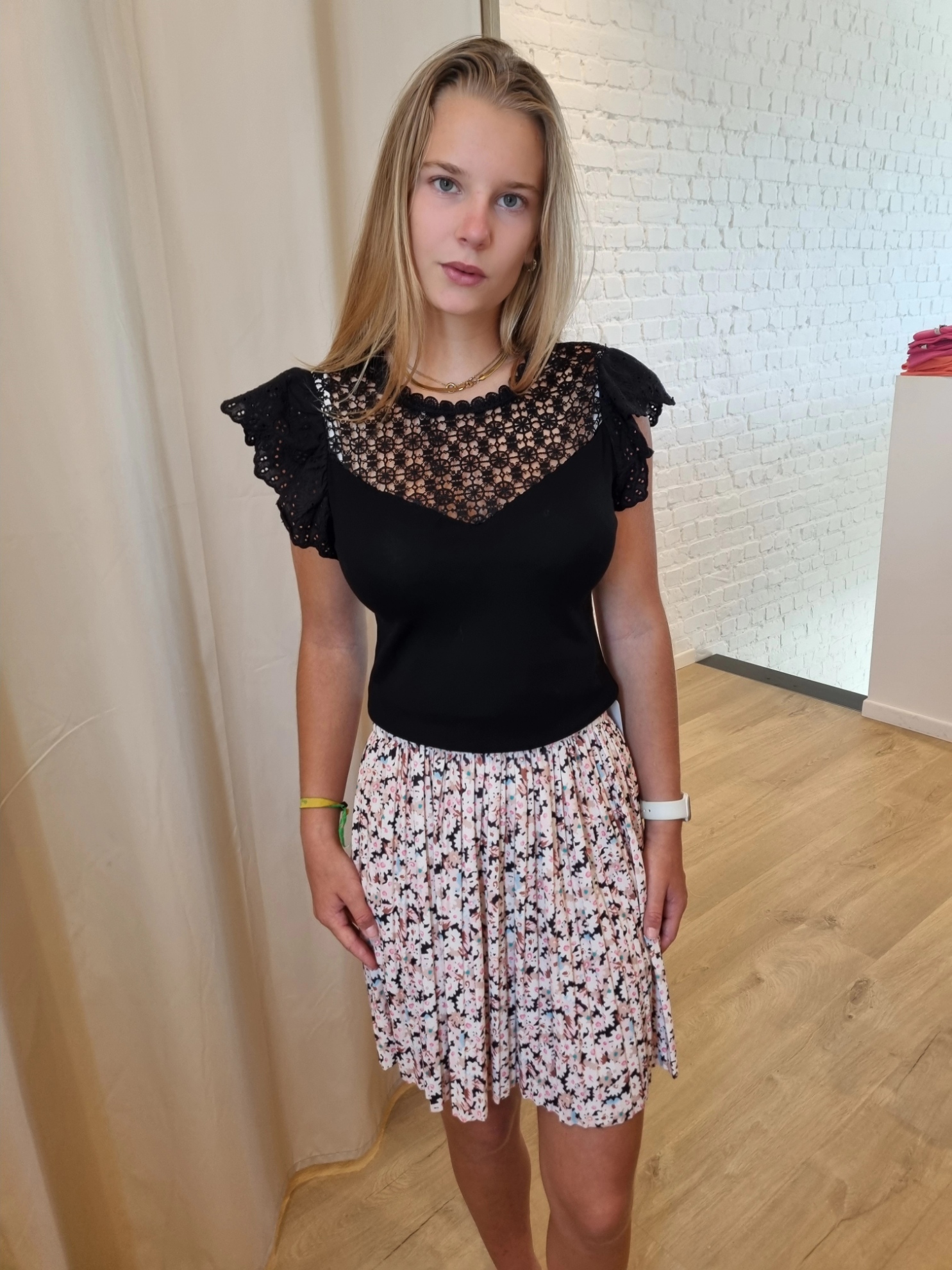 T-shirt kant zwart