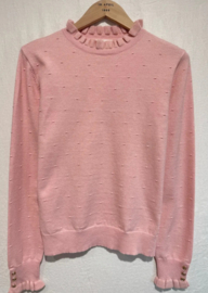 trui met klein frulletje aan de hals en gouden knoopjes oudroze