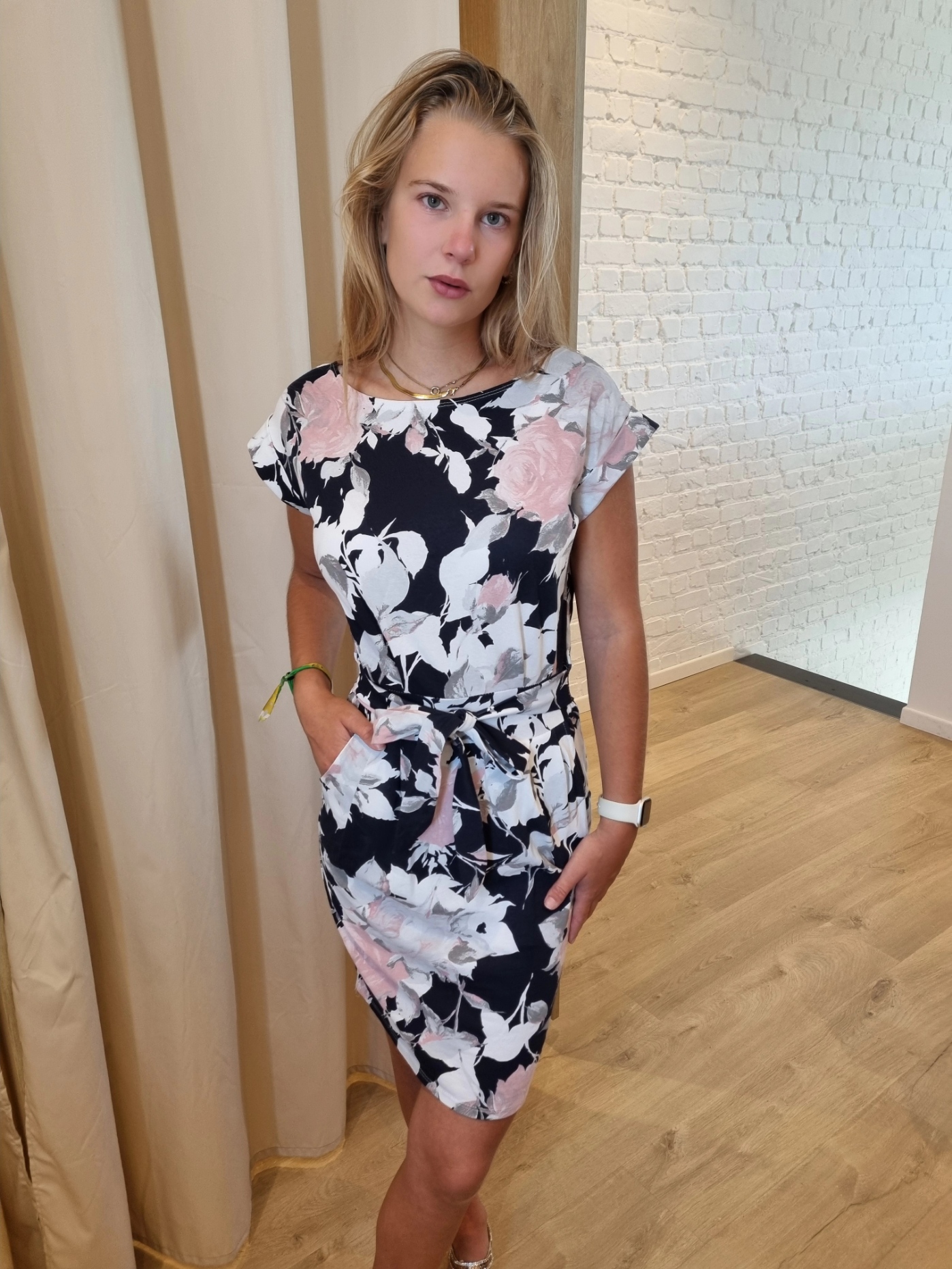 dochter jurk met roze en grijs accent