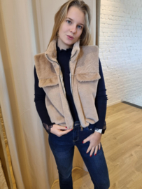 truitje met kanten stukje aan de mouwen marineblauw