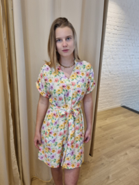 jurk met bindlintje en bloemenmotief geel KILKY