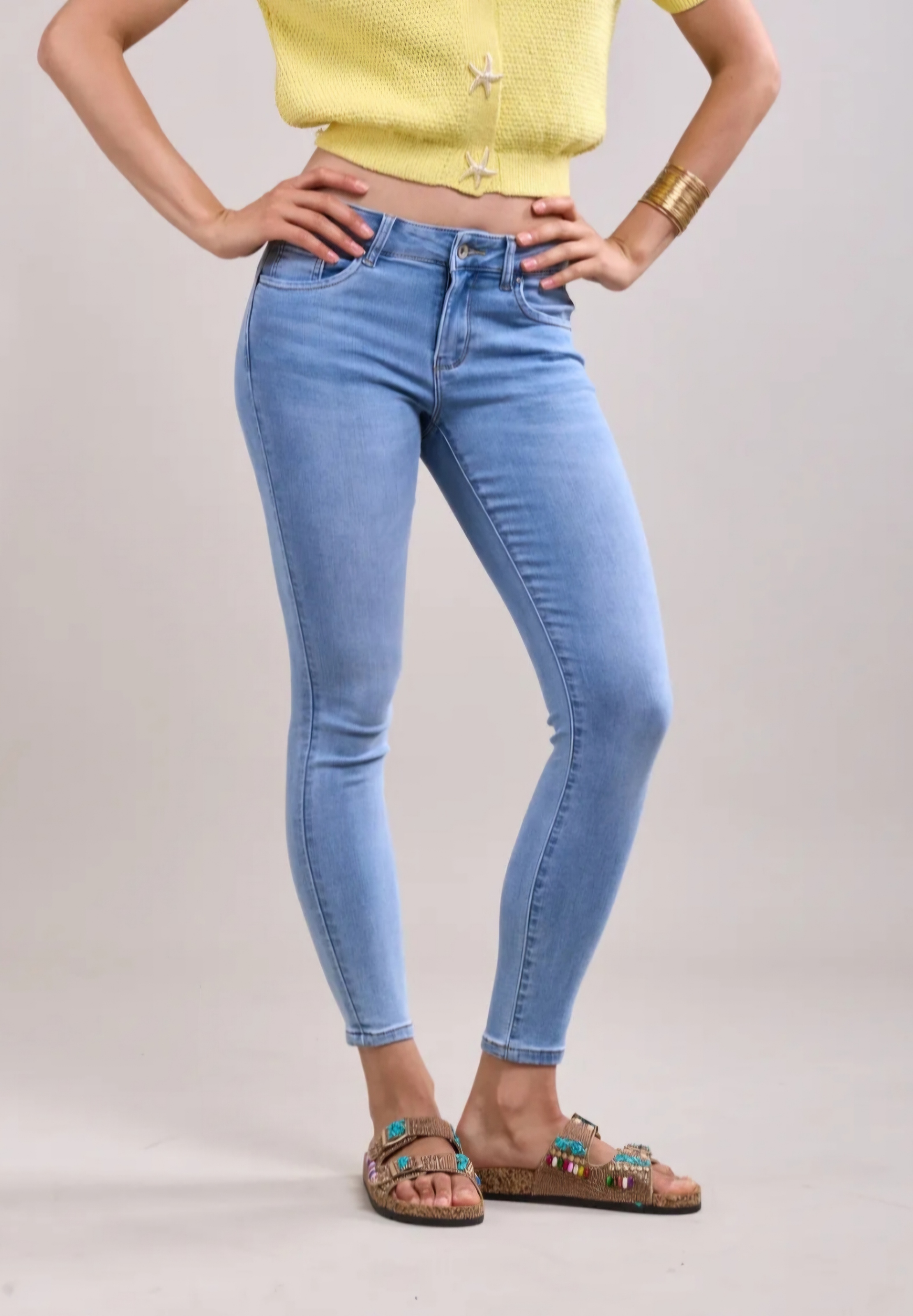 Toxik medium hoge taille smooth bright blue jeans super push up L21164-17
