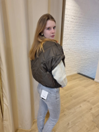 mouwloos donsjasje kaki