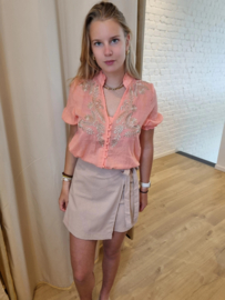 blouse met broderiedetail koraal