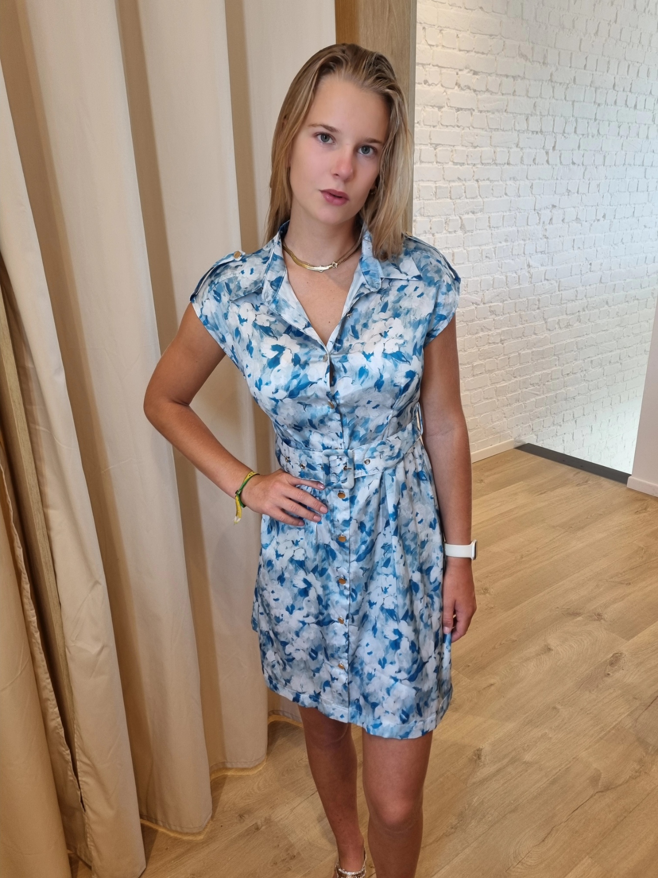 gecentreerd hemdjurkje blauw/ecru