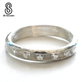 Unieke zilveren ring met 5 diamanten