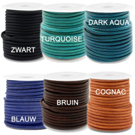 Vrolijke armband met eigen tekst