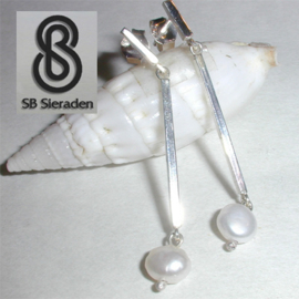 Zilveren hang oorknopjes met ca 6mm witte  parels