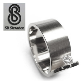 10mm brede zilveren ring met 1 zirconia 5mm