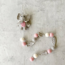 Garland Ella Fanti