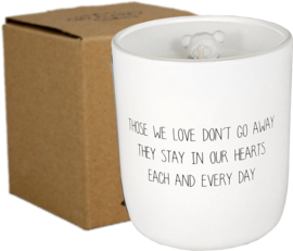 Sojakaars 'Those we love don't go away...' met beertje (My Flame)