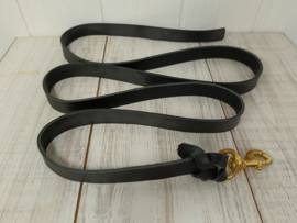 Leren lijn 25mm x minimaal 2m koperen musketon