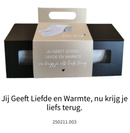 DekenKado “Jij Geeft Liefde en Warmte, nu krijg je liefs terug.” 140CM X 180CM