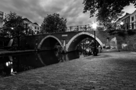 Ansichtkaart 59:  De Vollersbrug in de avond