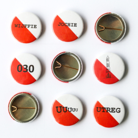 Set van 6 verschillende Utrechtse buttons