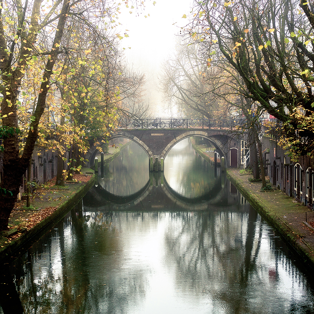 De Utrechtse Grachten: De Hamburgerbrug over de Oudegracht