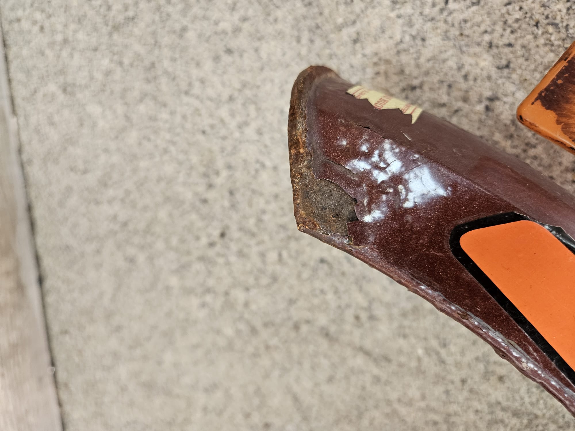 Voorspatbord OT met stabilisatorstang, voorspatbord beugel en oranje plaat [KOOPJESHOEK]