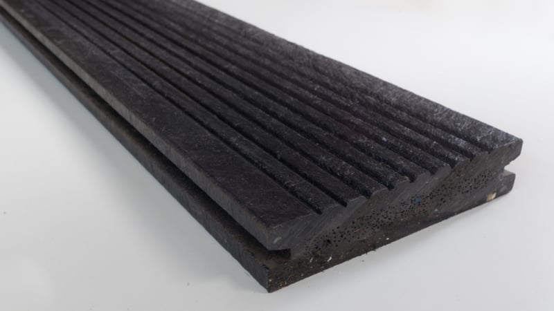Slordig Kietelen Perforatie GovaDeck kunststof plank, kleur zwart | KunststofExpert