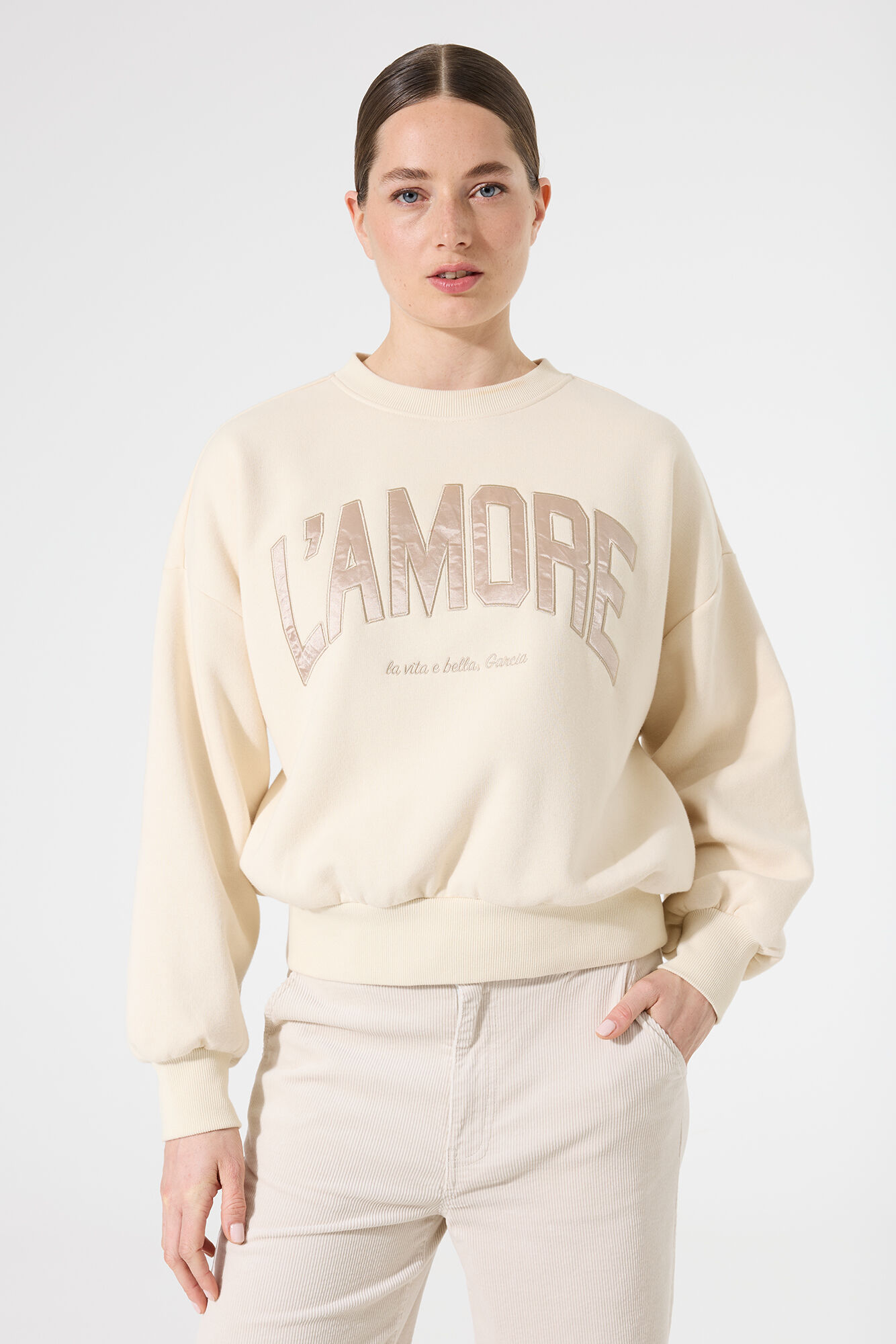 Garcia sweater zand met tekst