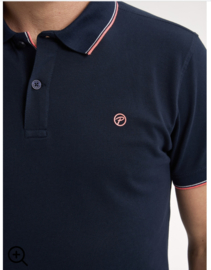 Petrol polo donkerblauw met fluor roze accent in de kraag