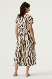 Garcia jurk met elastieke band beige/bruin geprint