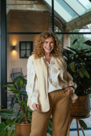 Exxcellent top creme met goudkleurige bloemen v-hals