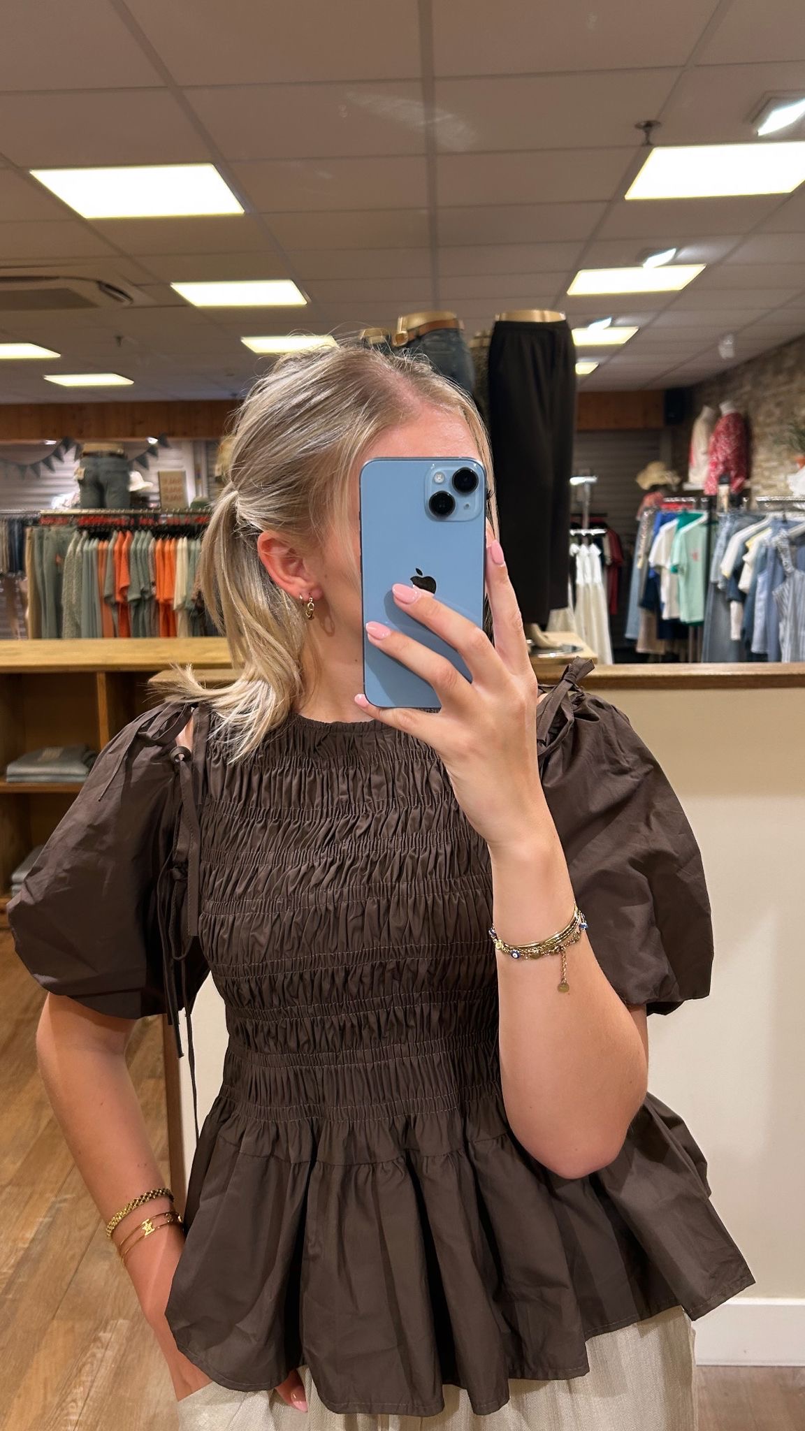 Blouse met strikjes bruin
