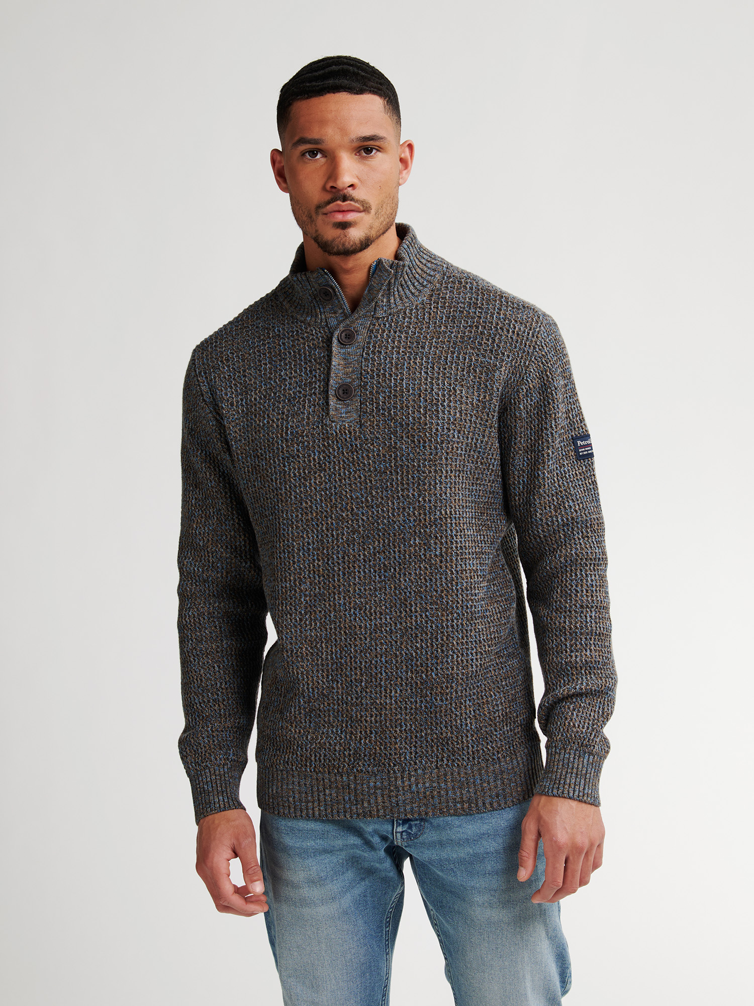 Petrol trui gebreid met knoopsluiting blauw/beige KWC270