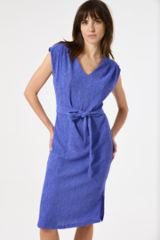 Garcia jurk crepe stof dazzling blue met centuur