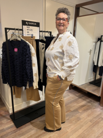 Exxcellent top creme met goudkleurige bloemen v-hals