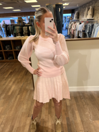 Rok roze fijn gebreid geplooid