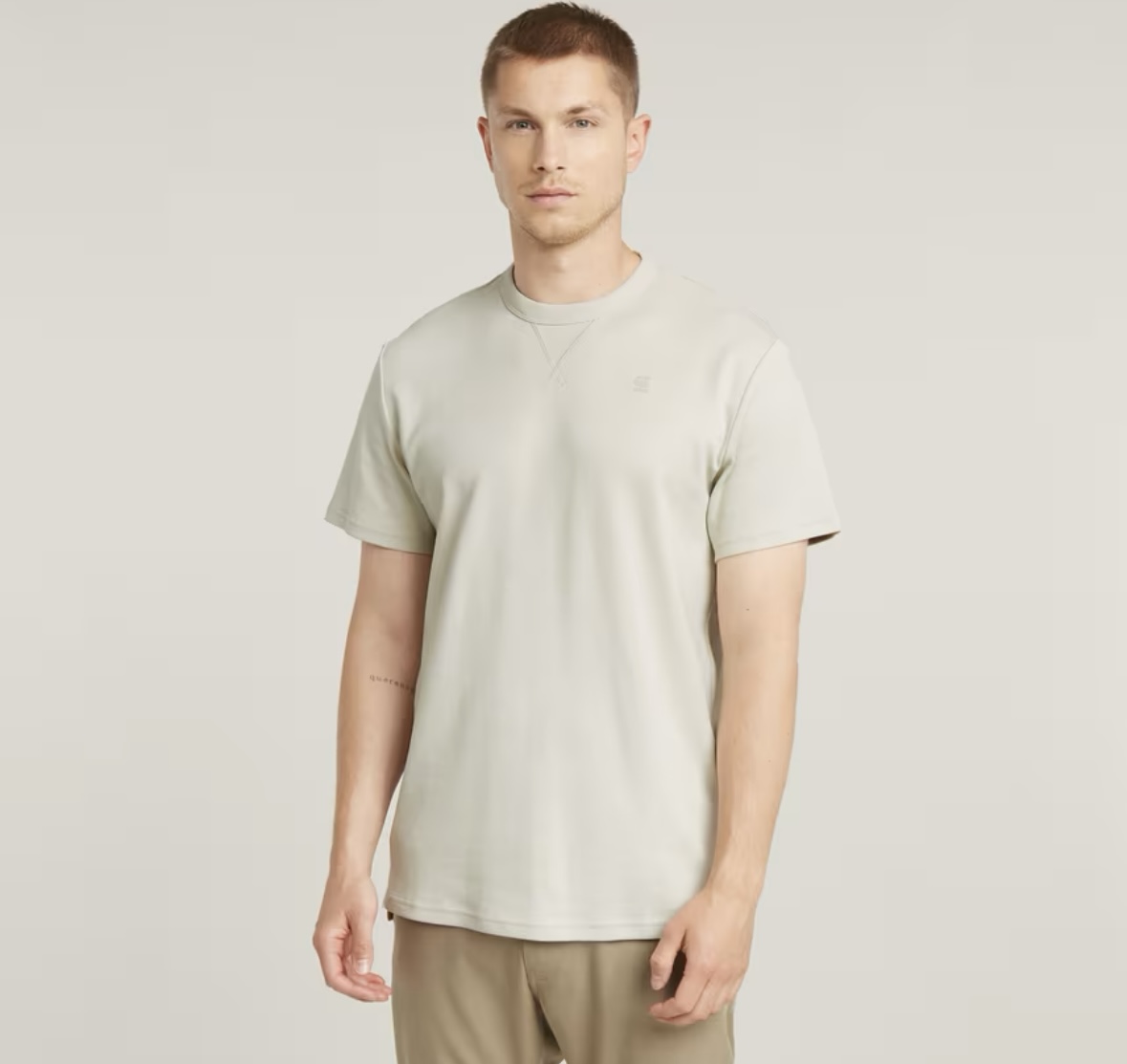 G-star t-shirt klein logo sand kleur