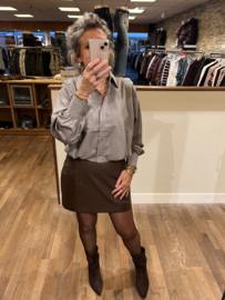 Blouse grijsblauw/creme / cognac ruitje met elastiek in de band